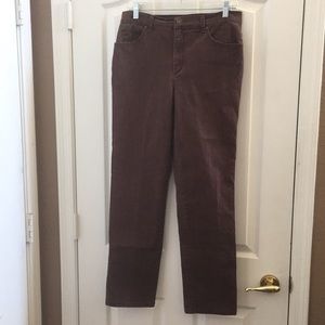 FINAL MARKDOWN Ladies’ Gloria Vanderbilt Jeans (12)